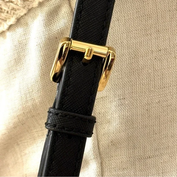 Michael Kors MK Black Crossbody Bag with Gold Accents LIKE NEW - Picture 10 of 15